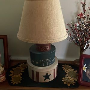 Americana lamp